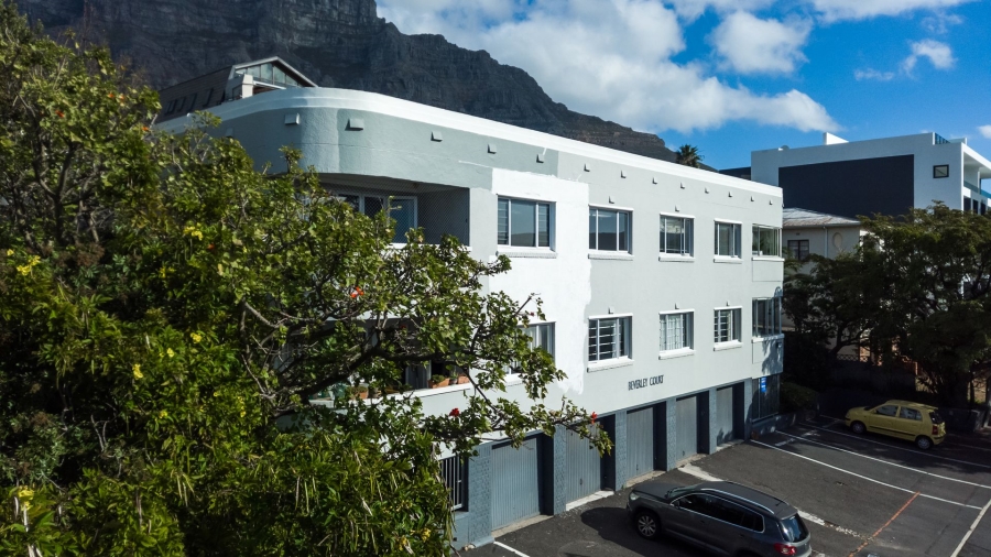2 Bedroom Property for Sale in Vredehoek Western Cape